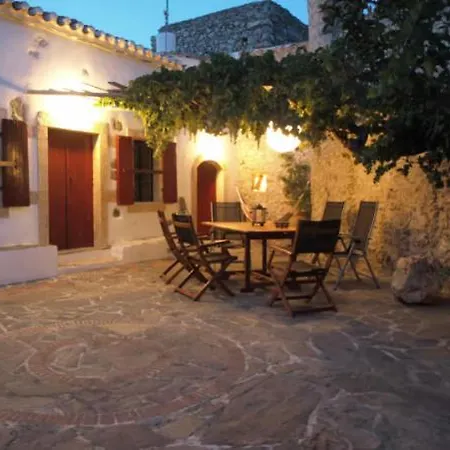 Nyaraló Traditional House
