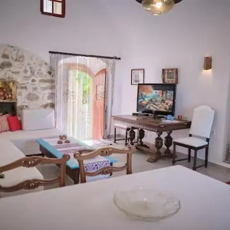 Дом отдыха Traditional House Trifillianika